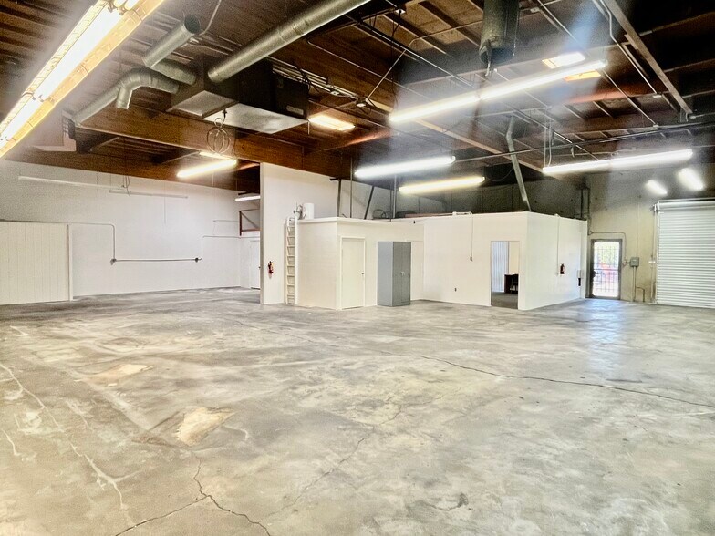 Primary Photo Of 7900-7994 Capwell Dr, Oakland Light Manufacturing For Lease
