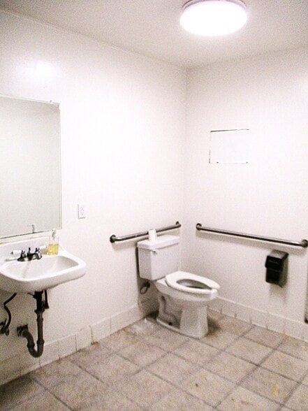 More Photos Of 10901 Crenshaw Blvd, Inglewood General Retail For Sale