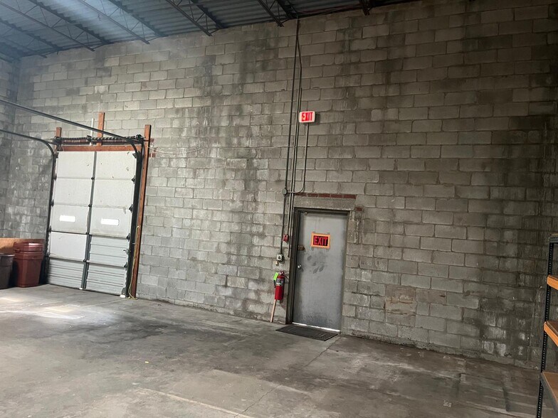More Photos Of 153-163 Rt-303, Valley Cottage Service For Lease