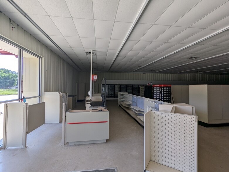 More Photos Of 9343 2nd St, Batson Freestanding For Lease