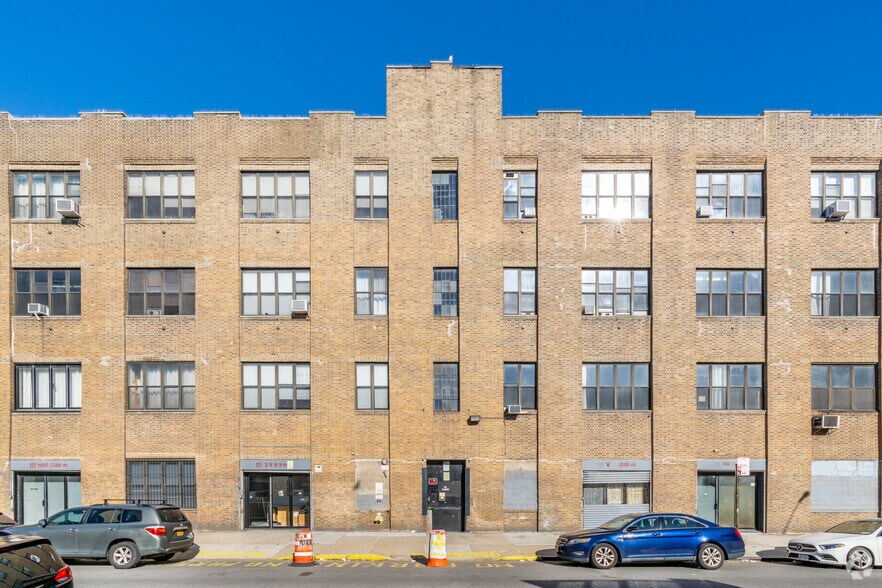 More Photos Of 109 Ingraham St, Brooklyn Loft Creative Space For Lease