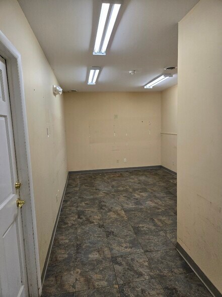 More Photos Of 6327 Molloy Rd, East Syracuse Unknown For Lease