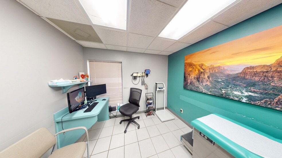 More Photos Of 1027 SE Ocean Blvd, Stuart Medical For Sale