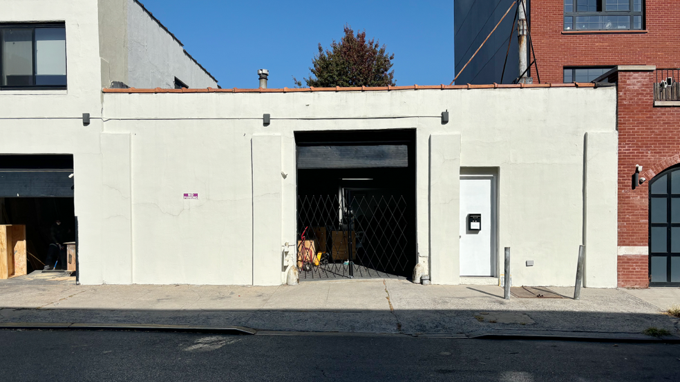 Primary Photo Of 5 Herkimer Pl, Brooklyn Warehouse For Lease