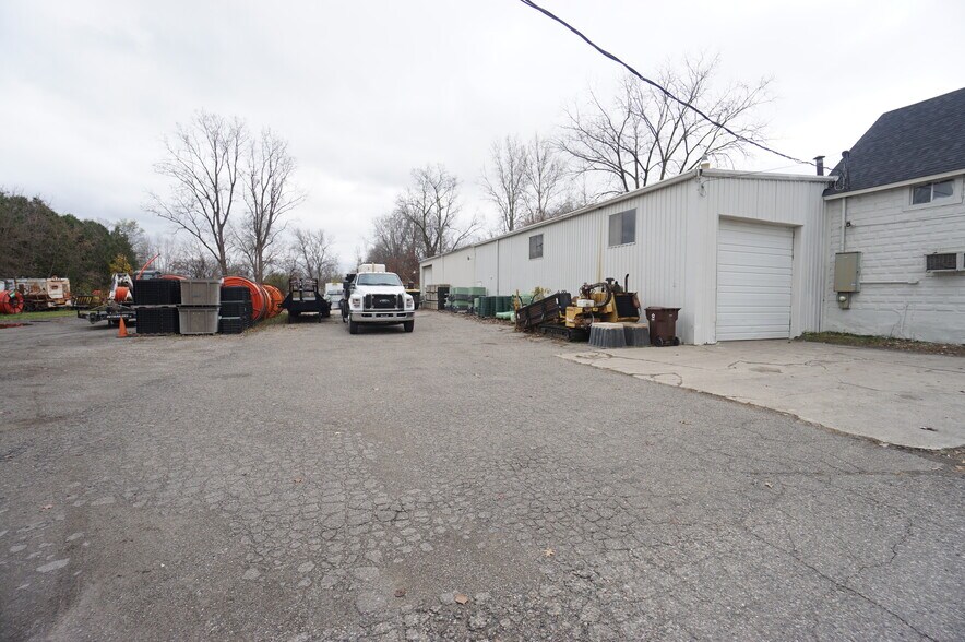 More Photos Of 36135 Bibbins St, Romulus Warehouse For Sale
