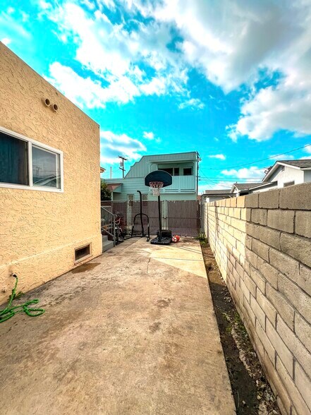 More Photos Of 3335 California Ave, El Monte Apartments For Sale