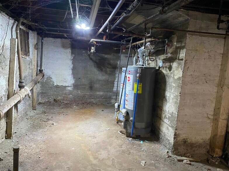 More Photos Of 38 S Main Ave, Albany Multifamily For Sale