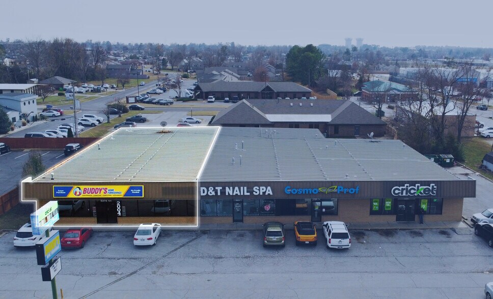 More Photos Of 2004 W Walnut St, Rogers General Retail For Lease