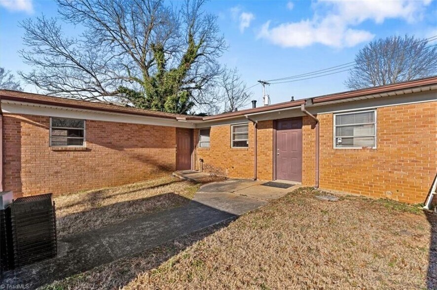 More Photos Of 1006 S Main St, Burlington Office For Sale