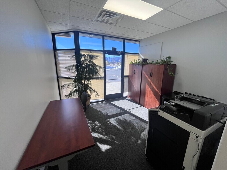 More Photos Of 730-742 Synthes Ave, Monument Manufacturing For Lease