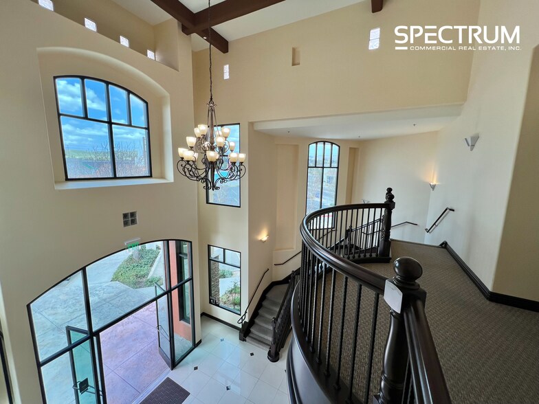 More Photos Of 145 Park Ln, Moorpark Medical For Lease