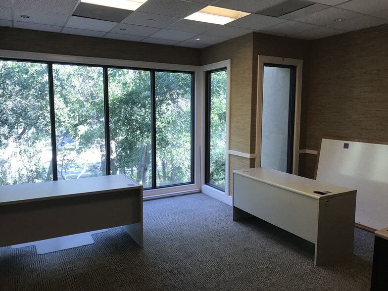 More Photos Of 52 New Orleans Rd, Hilton Head Island Office For Sale
