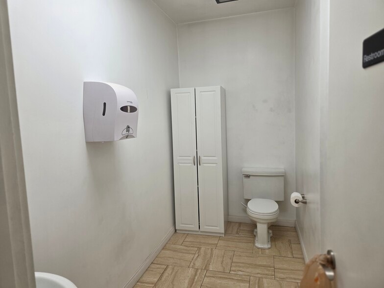 More Photos Of 228 S A St, Oxnard Medical For Sale