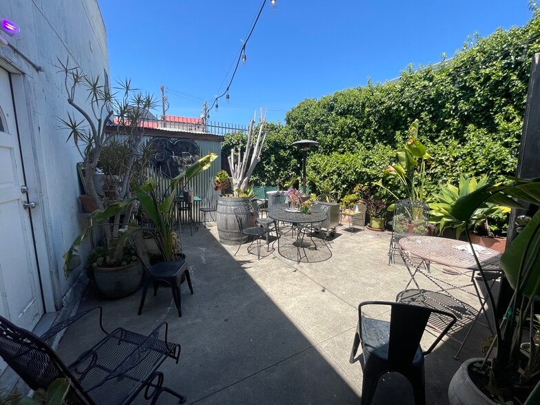 More Photos Of 5526 Martin Luther King Jr Way, Oakland Storefront For Sale