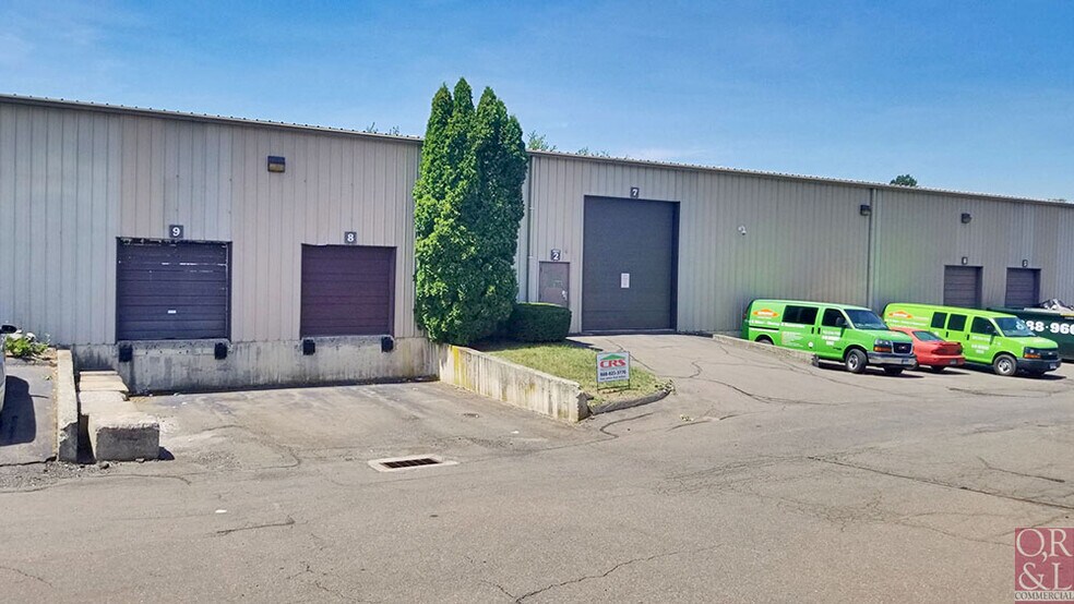 Primary Photo Of 1 Corporate Dr, North Haven Warehouse For Lease