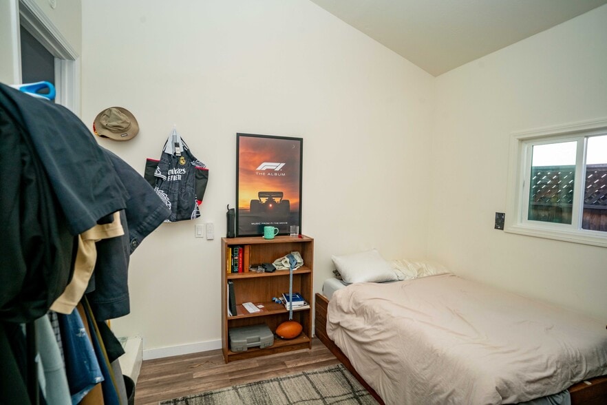 More Photos Of 1951 Hornblend St, San Diego Apartments For Sale