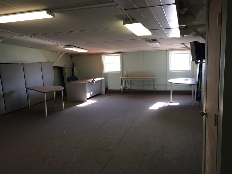 More Photos Of 7800 Laurel Ave, Madeira Medical For Lease
