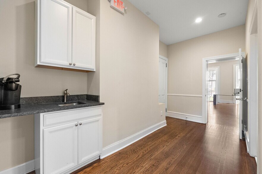 More Photos Of 1300 Delaware Ave, Wilmington Office For Lease