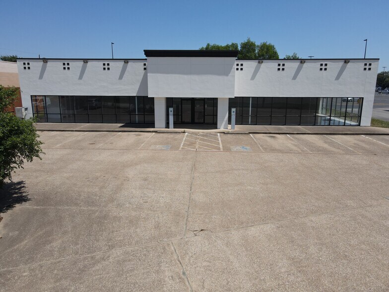 More Photos Of 27670 SH 249, Tomball Freestanding For Lease