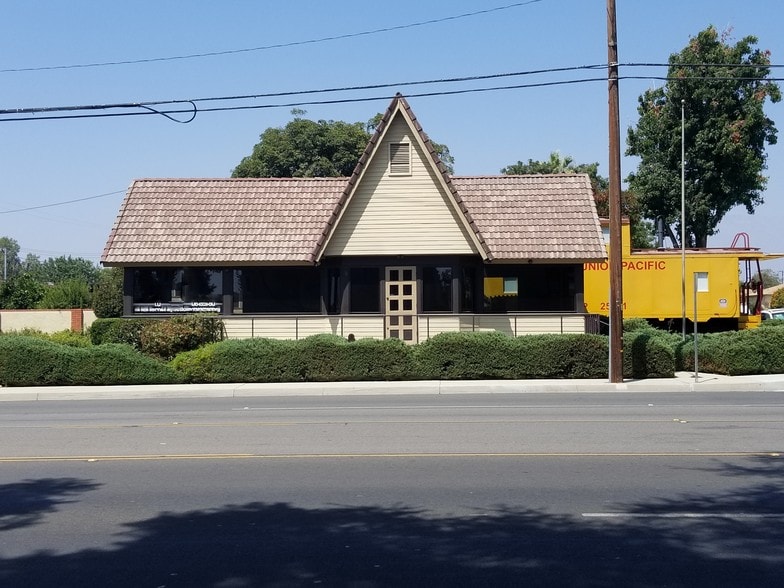 More Photos Of 4790 Riverside Dr, Chino Office For Lease