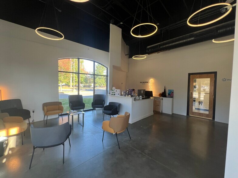 More Photos Of 159 Eagle Harbor Pky, Carrollton Medical For Sale