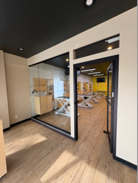 More Photos Of 2819 Central Ave, Saint Petersburg Storefront For Lease