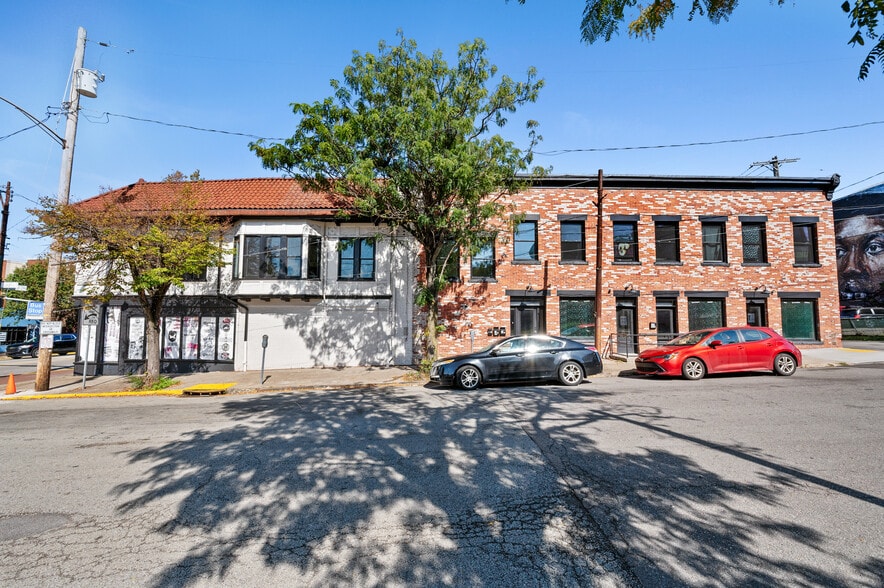 More Photos Of 200-208 E Eighth Ave, Munhall Freestanding For Sale