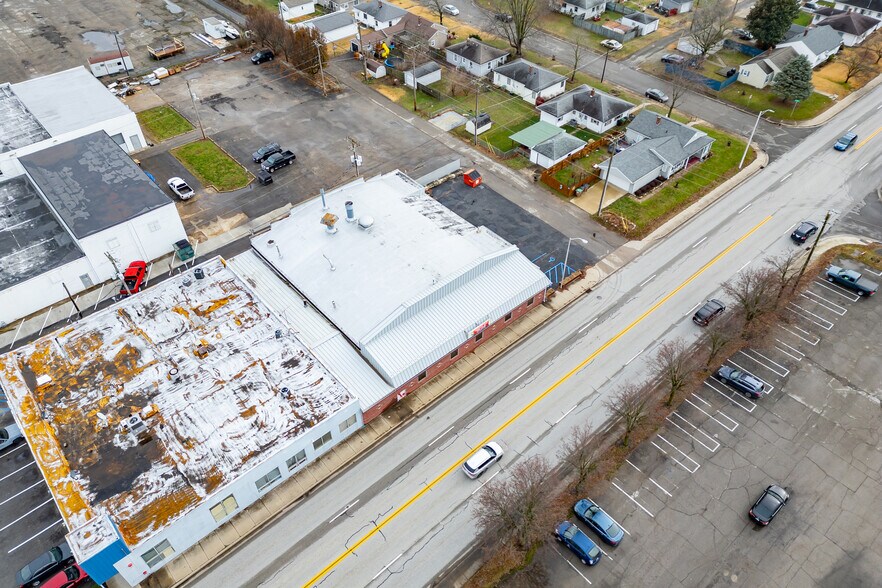 More Photos Of 1441 Central Ave, Columbus Auto Repair For Lease