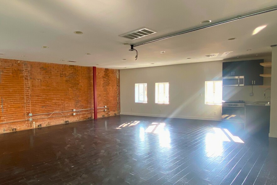 More Photos Of 10871-10885 Washington Blvd, Culver City Storefront Retail Office For Lease