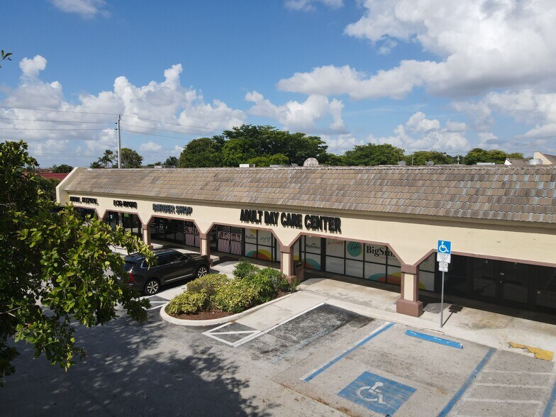 More Photos Of 11210-11300 Pines Blvd, Pembroke Pines Unknown For Lease