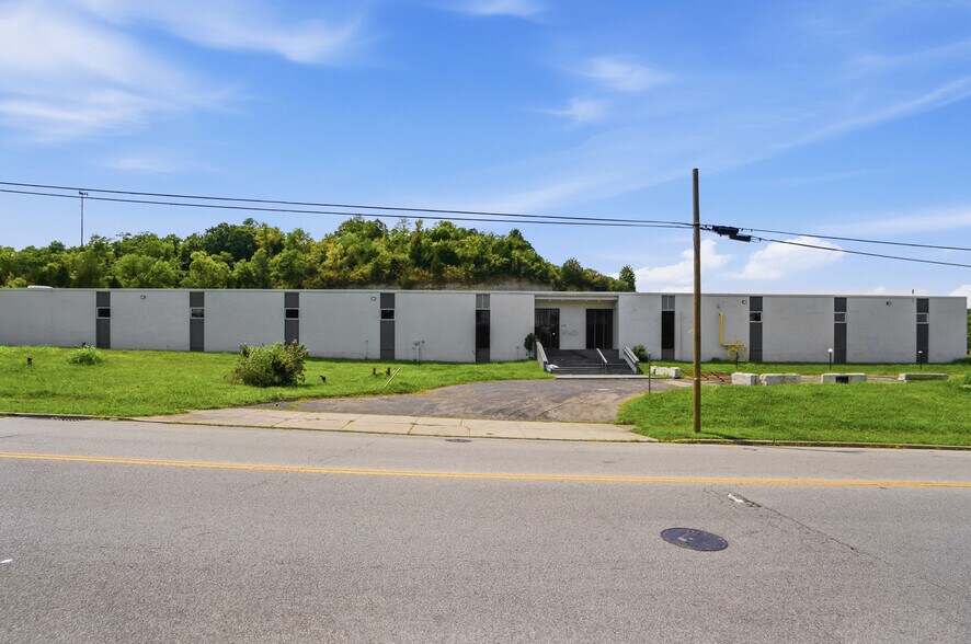 More Photos Of 2181 Grand Ave, Cincinnati Manufacturing For Sale
