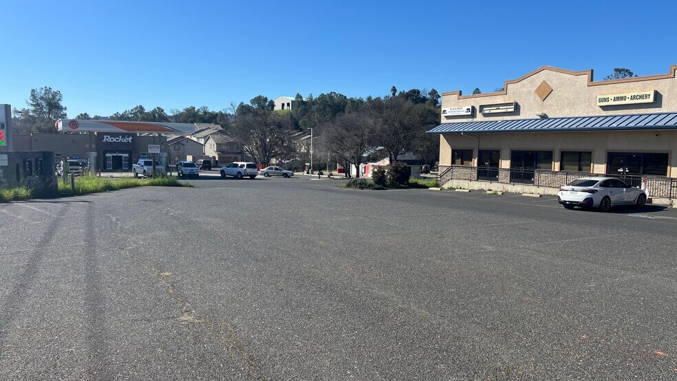 More Photos Of 90 Copper Cove Dr, Copperopolis Storefront For Lease