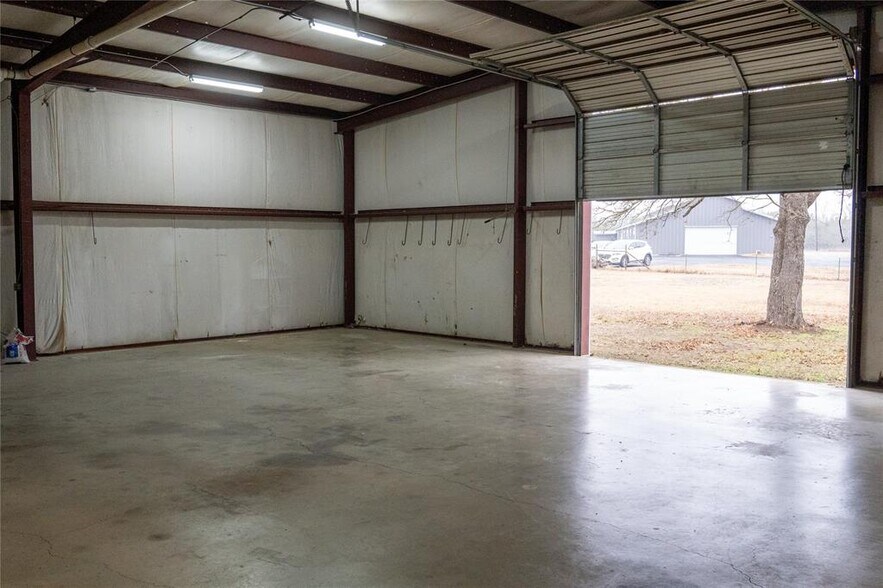 More Photos Of 6201 Acacia Dr, Leander Flex For Lease