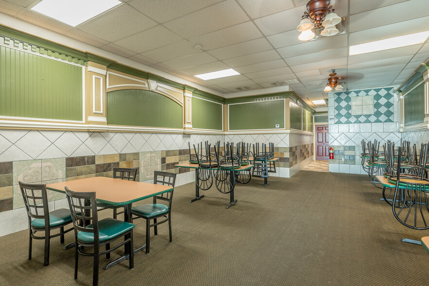 More Photos Of 150 Pearl Dr, LaFayette Restaurant For Sale