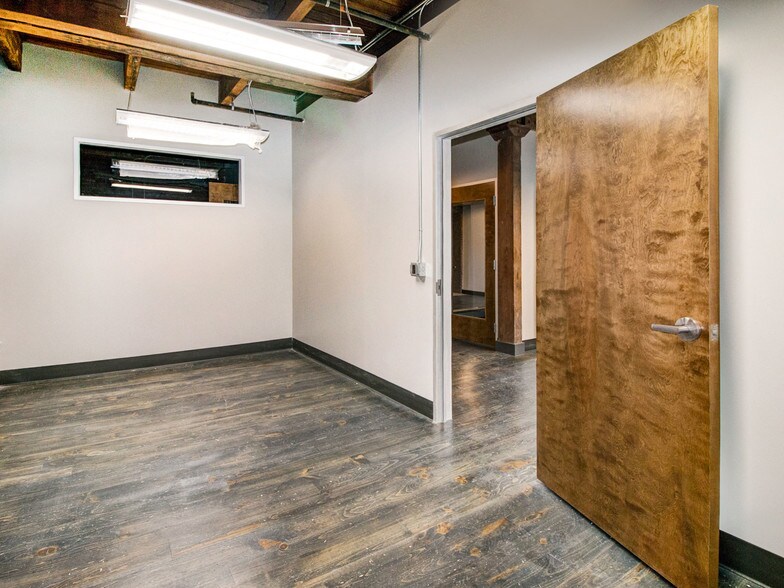 More Photos Of 2630 Charlevoix St, Detroit Office For Sale