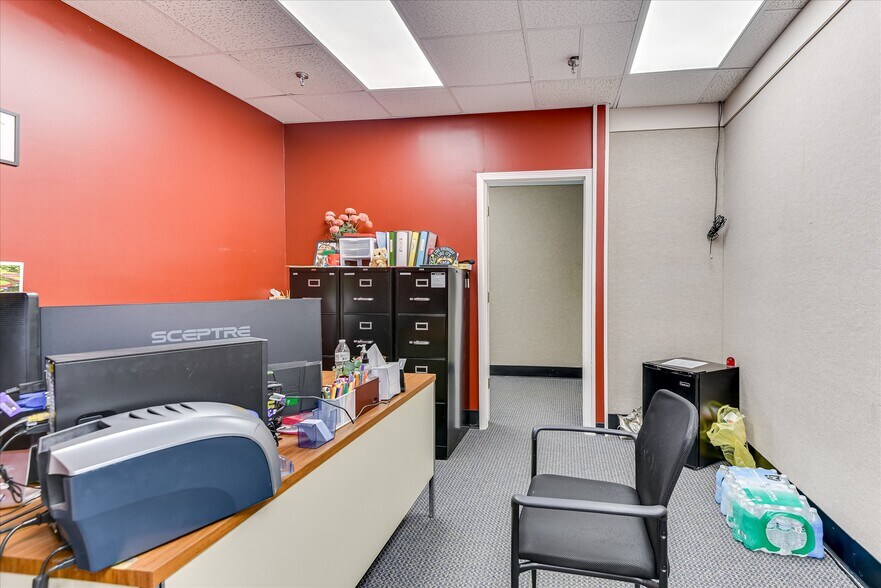 More Photos Of 1089 Augusta Rd, Warrenville Office For Sale
