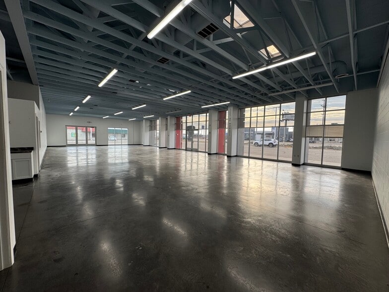 More Photos Of 125 Division St, Waite Park Auto Dealership For Sale