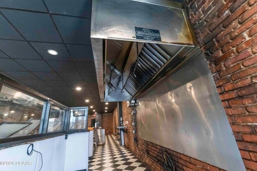 More Photos Of 747 W International Speedway Blvd, Daytona Beach Restaurant For Sale