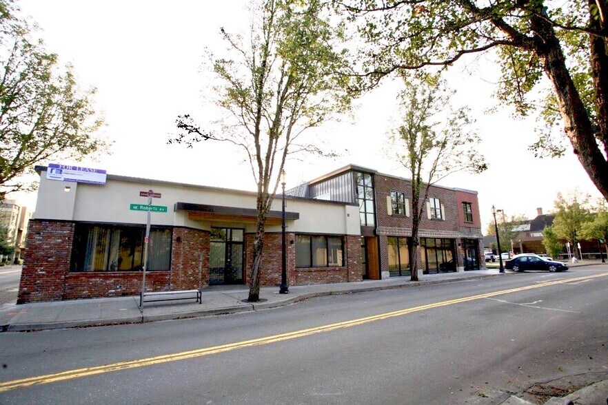More Photos Of 124-138 NE 3rd St, Gresham Storefront Retail Office For Sale