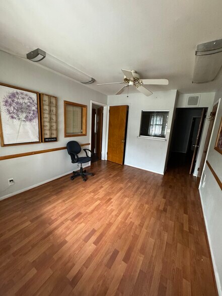 More Photos Of 376 Manor Rd, Staten Island Medical For Lease