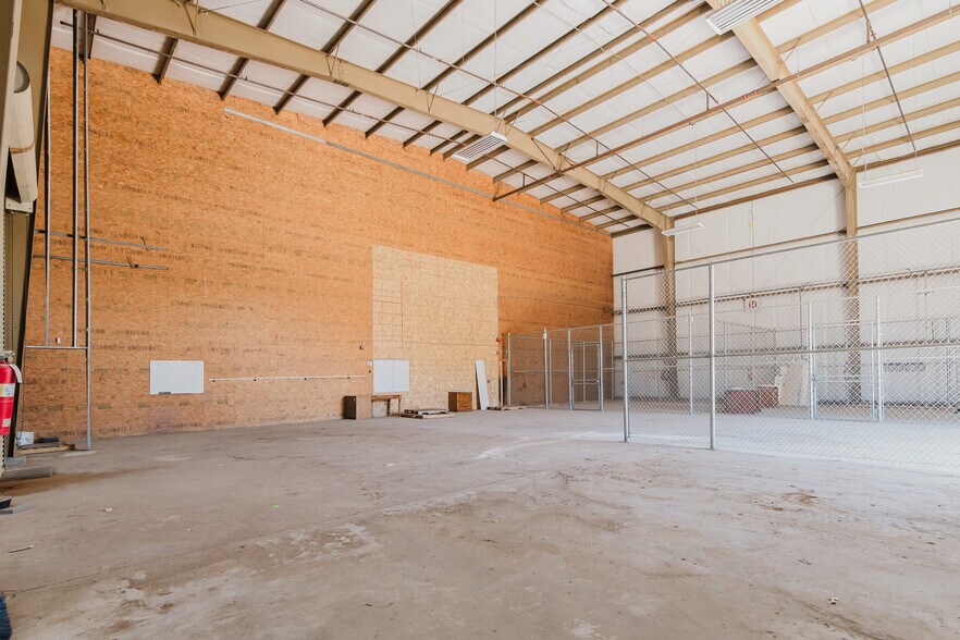 More Photos Of 151-161 Airport Rd, King City Warehouse For Lease