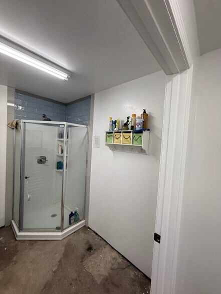 More Photos Of 9202 N Davis Hwy, Pensacola Freestanding For Sale