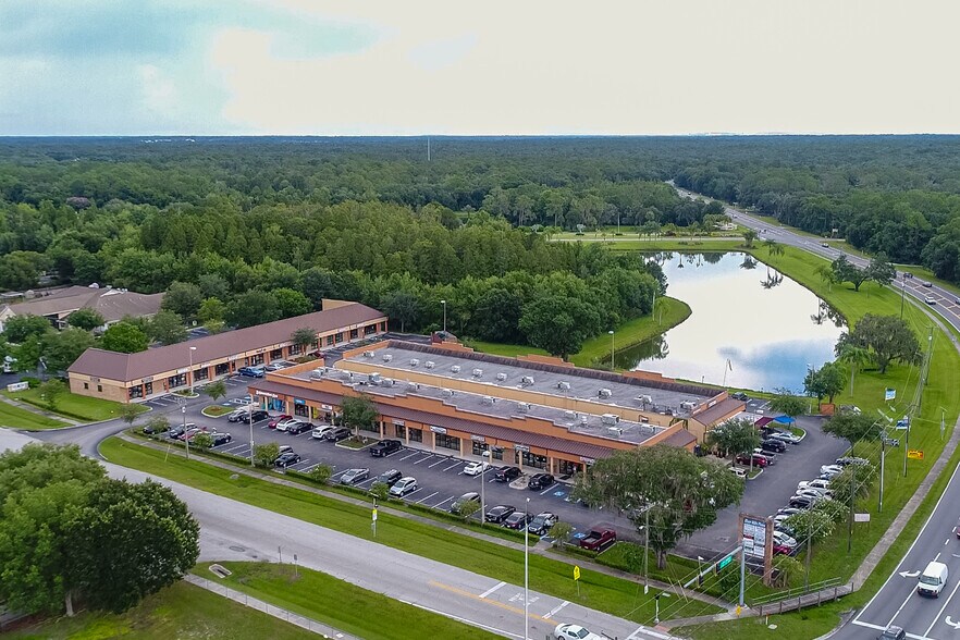 More Photos Of 4325 Lynx Paw Trail, Valrico General Retail For Lease