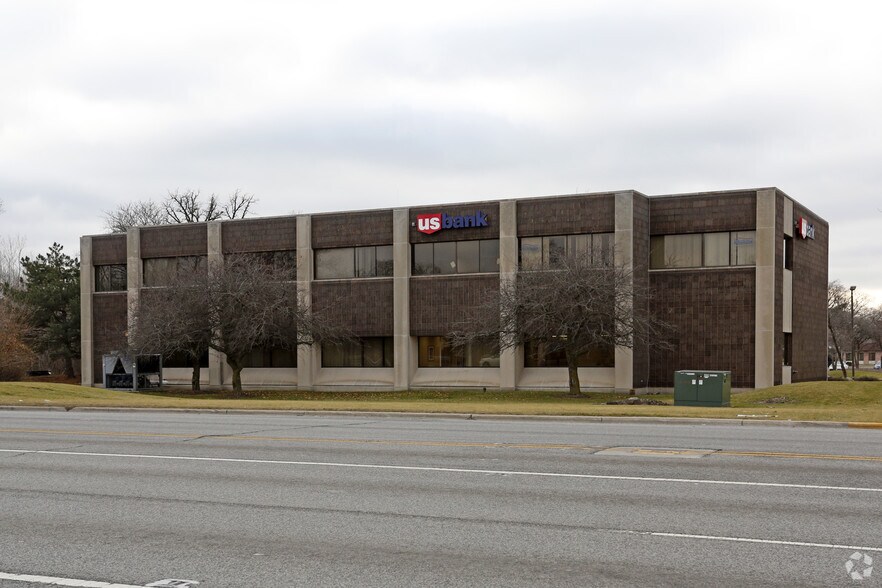 More Photos Of 1400 Torrence Ave, Calumet City Bank For Lease