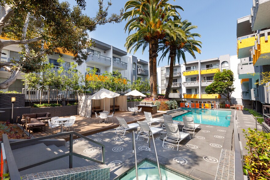 More Photos Of 160 S Virgil Ave, Los Angeles Apartments For Sale