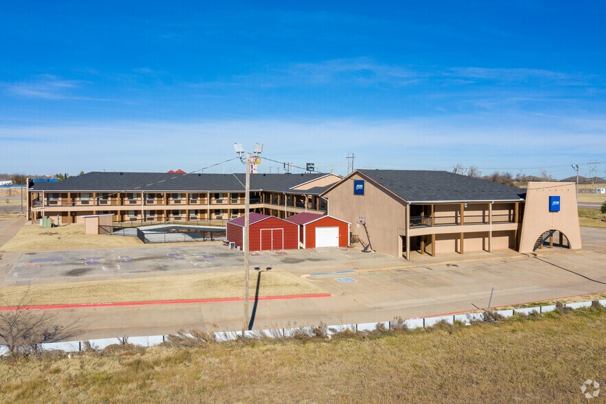 More Photos Of 321 N Mustang Rd, Yukon Hotel For Sale