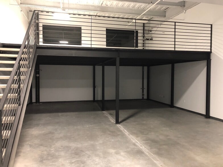 More Photos Of 4229 FM 620, Austin Showroom For Sale