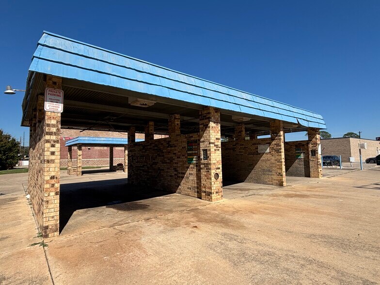 Primary Photo Of 521 Alegre Vista Dr, Denton Carwash For Sale