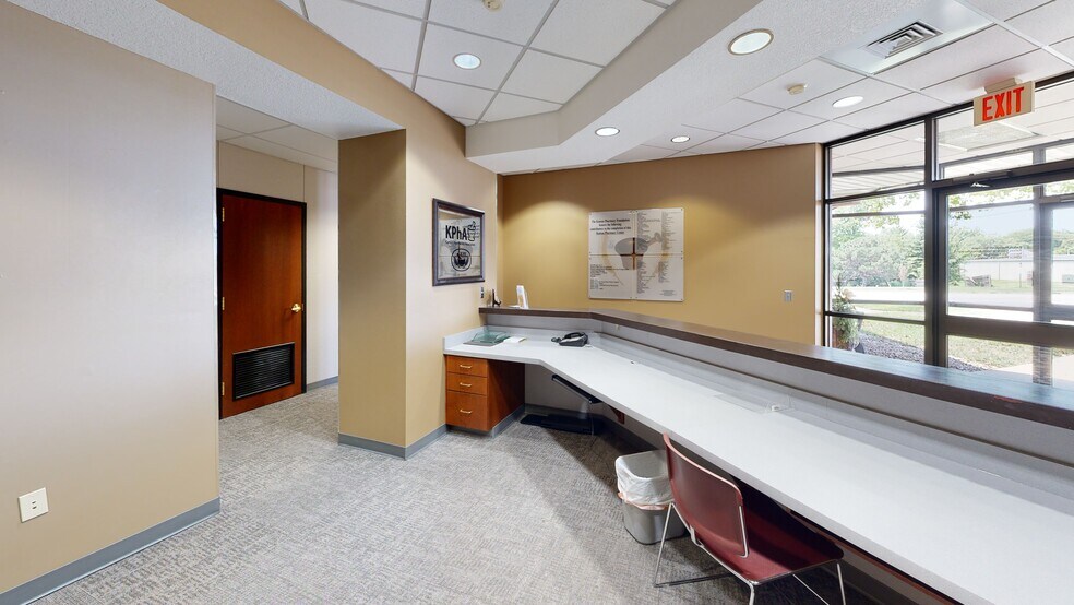 More Photos Of 1020 SW Fairlawn Rd, Topeka Medical For Sale