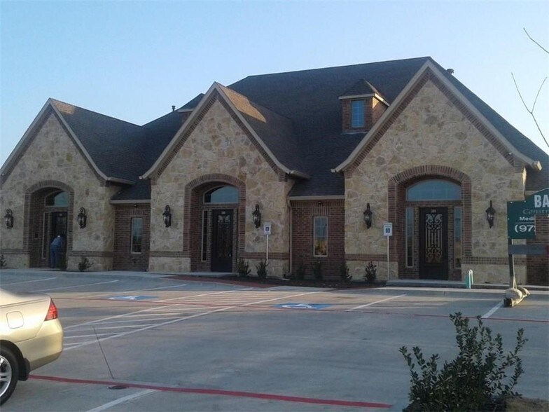 More Photos Of 110 E Belt Line Rd, Cedar Hill Office For Lease